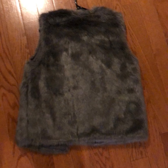 Fur Vest - Picture 3 of 3